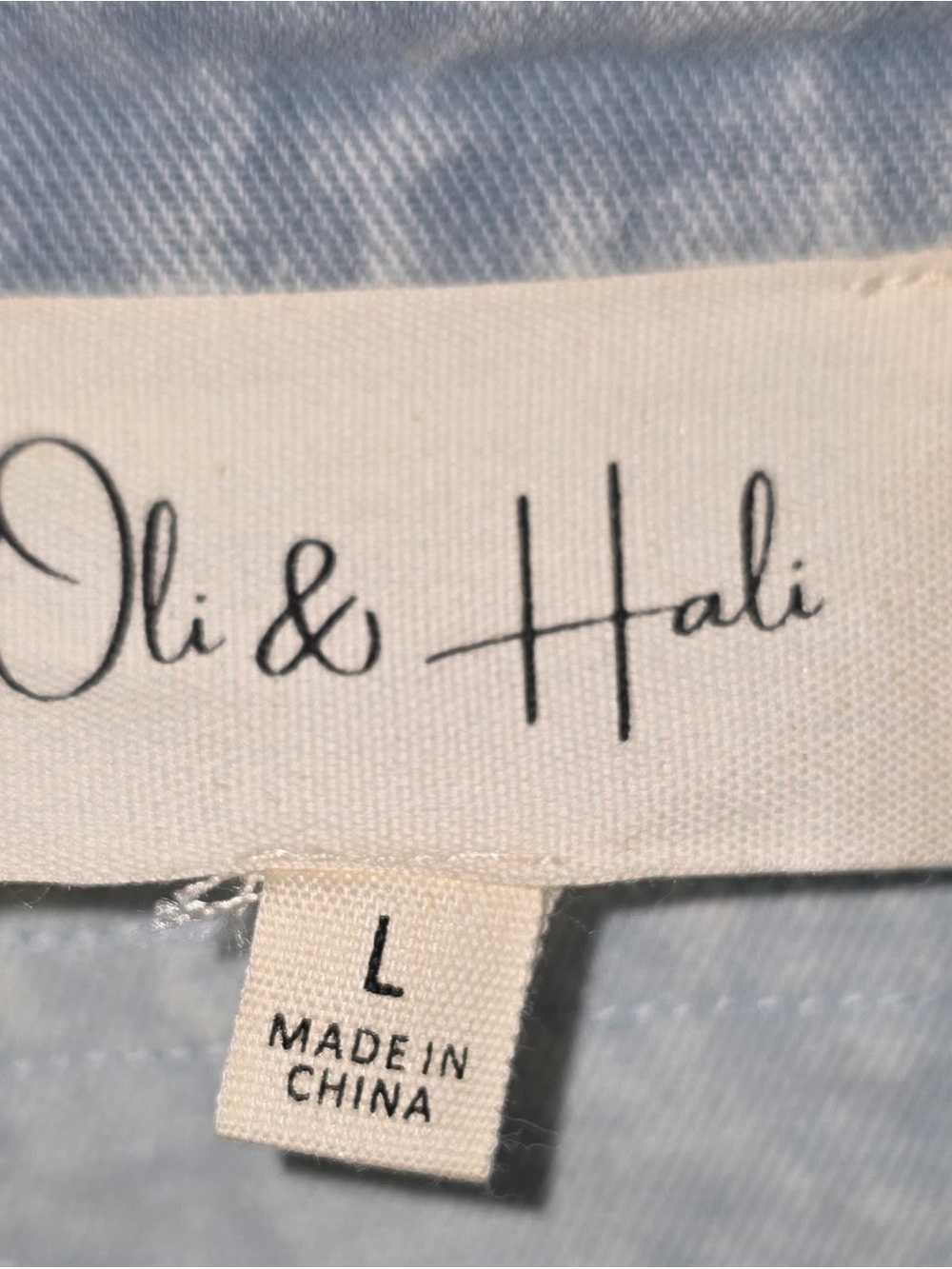 Oli & Hali Light Blue Labeled Top - Picture 3 of 3